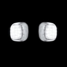 Load image into Gallery viewer, Chevrolet Blazer 1998-2005 / S10 Pickup 1998-2004 / GMC Jimmy 1998-2001 / Sonoma 1998-2004 / Oldmobile Bravada 1998-2001 White SMD LED License Plate Lights Clear Len (Fleetside Truck Models Only)